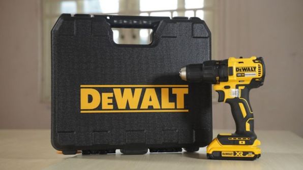 Vệ sinh máy khoan pin dewalt thường xuyên
